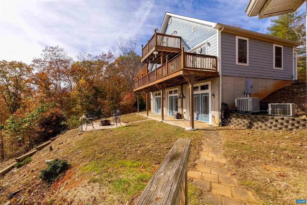125 River Breeze Court Howardsville VA 24562