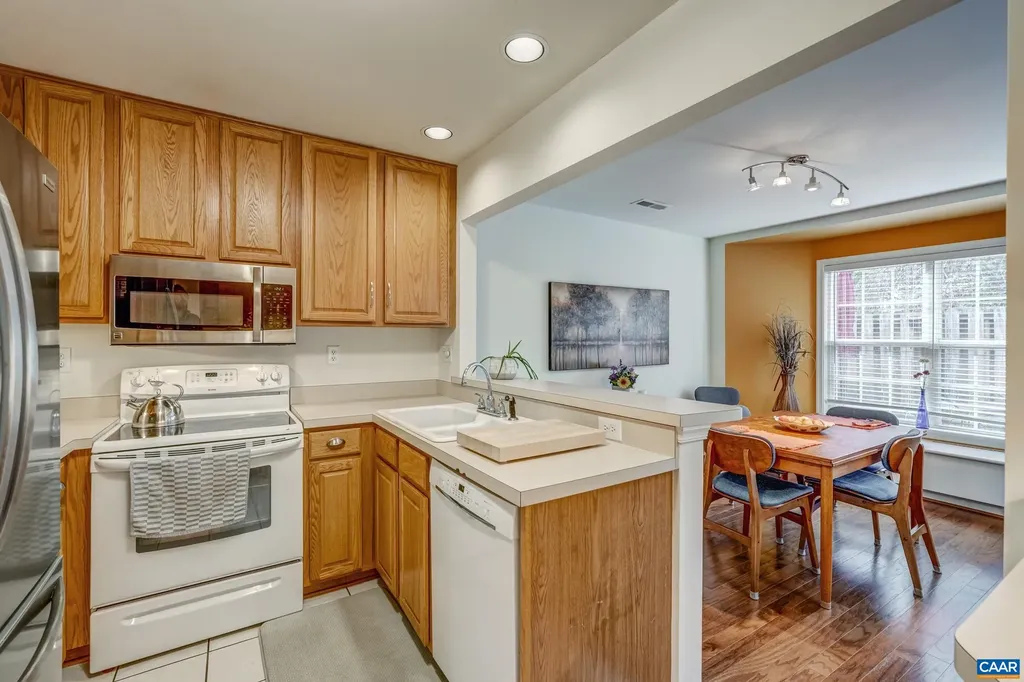 1374 Wimbledon Way Charlottesville VA 22901