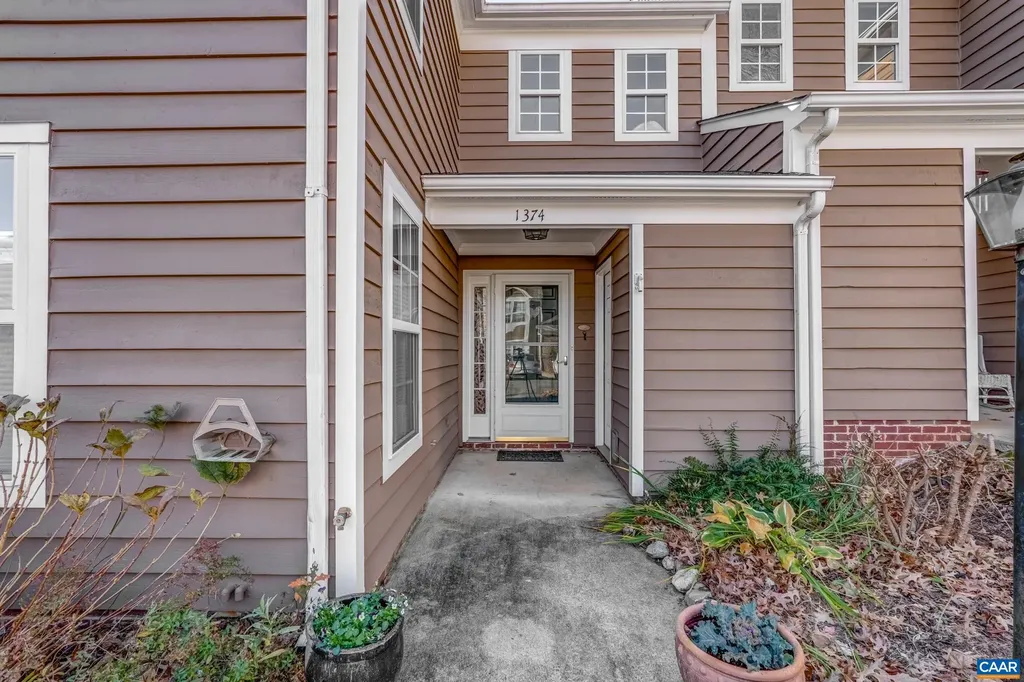 1374 Wimbledon Way Charlottesville VA 22901