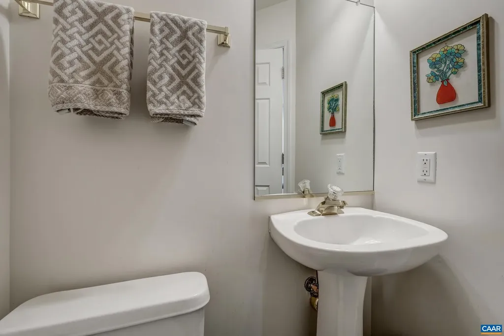 1374 Wimbledon Way Charlottesville VA 22901