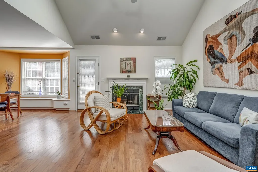 1374 Wimbledon Way Charlottesville VA 22901