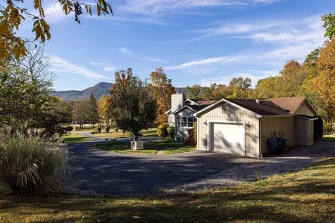 480 Mont View Lane Luray VA 22835