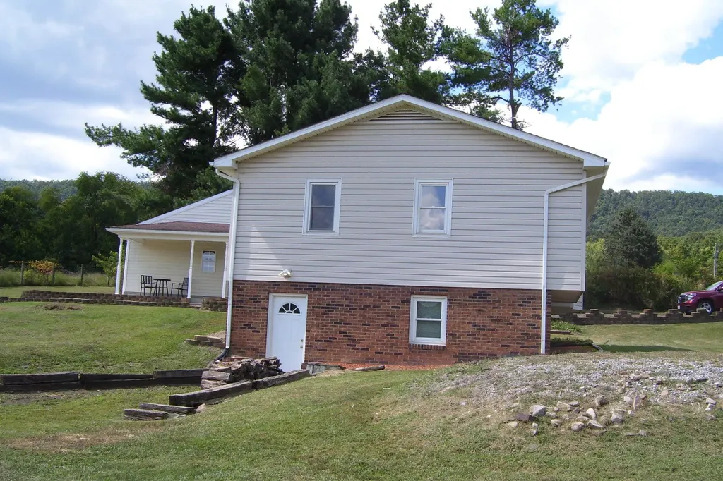 8379 Vetters Road Broadway VA 22815