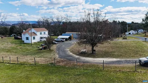 43 Niswander Road Staunton VA 24401