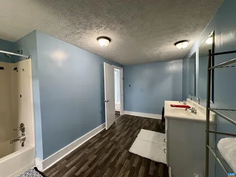 43 Niswander Road Staunton VA 24401