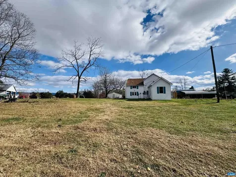 43 Niswander Road Staunton VA 24401