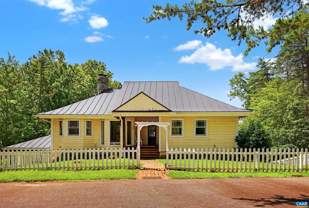 Charlottesville VA, 3005 Lonesome Mountain Road