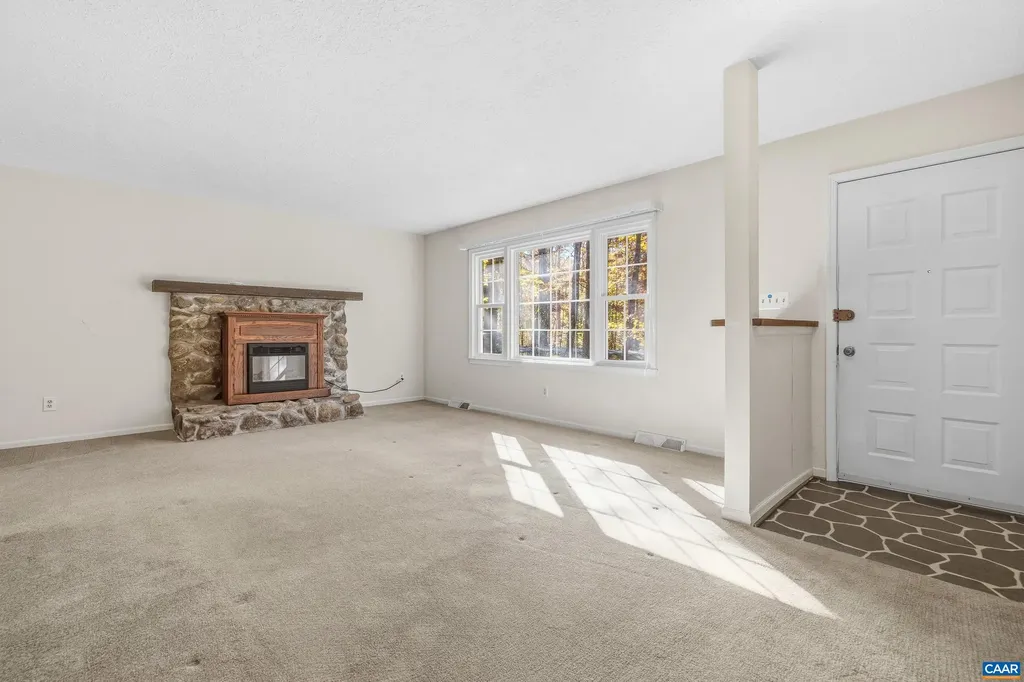 4802 Mechunk Road Keswick VA 22947