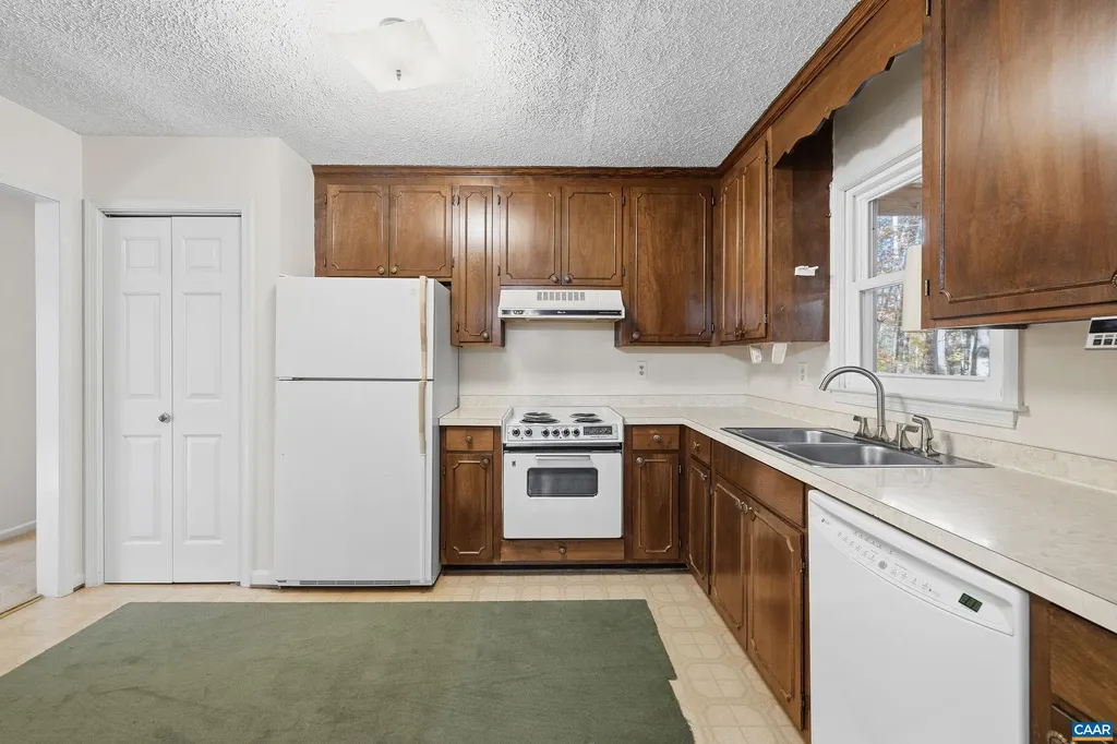 4802 Mechunk Road Keswick VA 22947