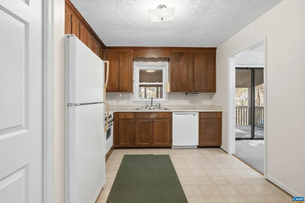 4802 Mechunk Road Keswick VA 22947