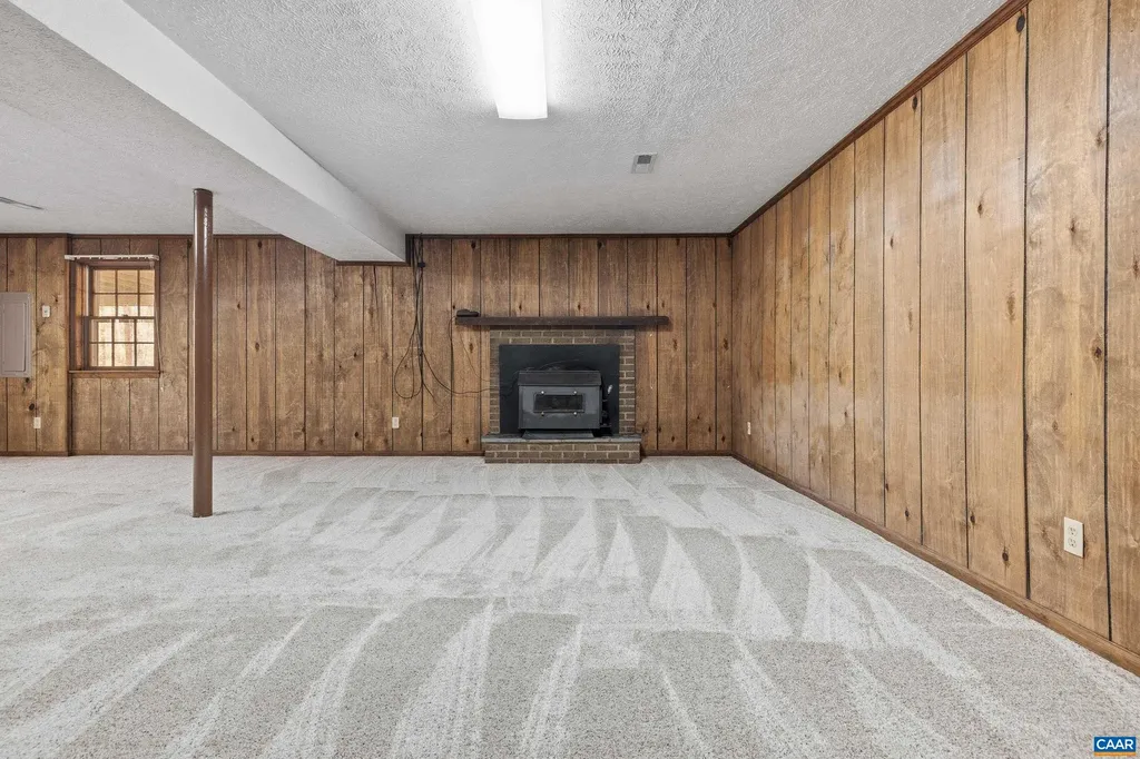 4802 Mechunk Road Keswick VA 22947