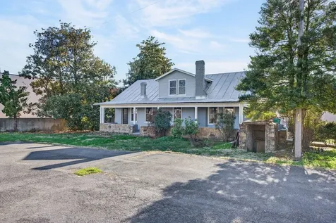 183 Blue Bell Avenue Luray VA 22835