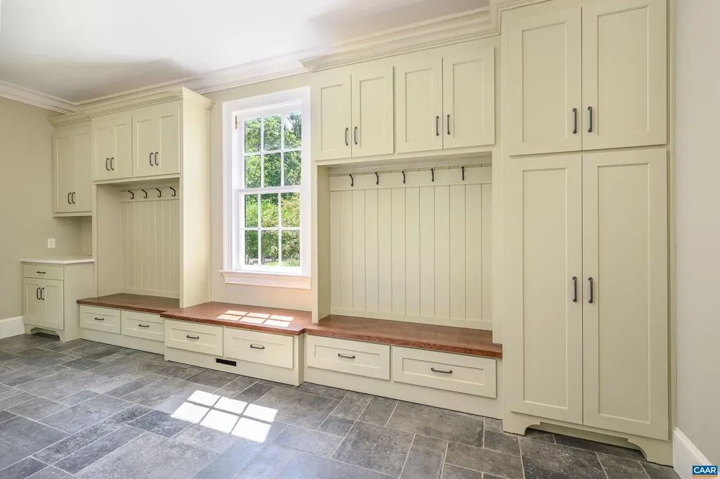 2405 Coopers Lane Charlottesville VA 22902