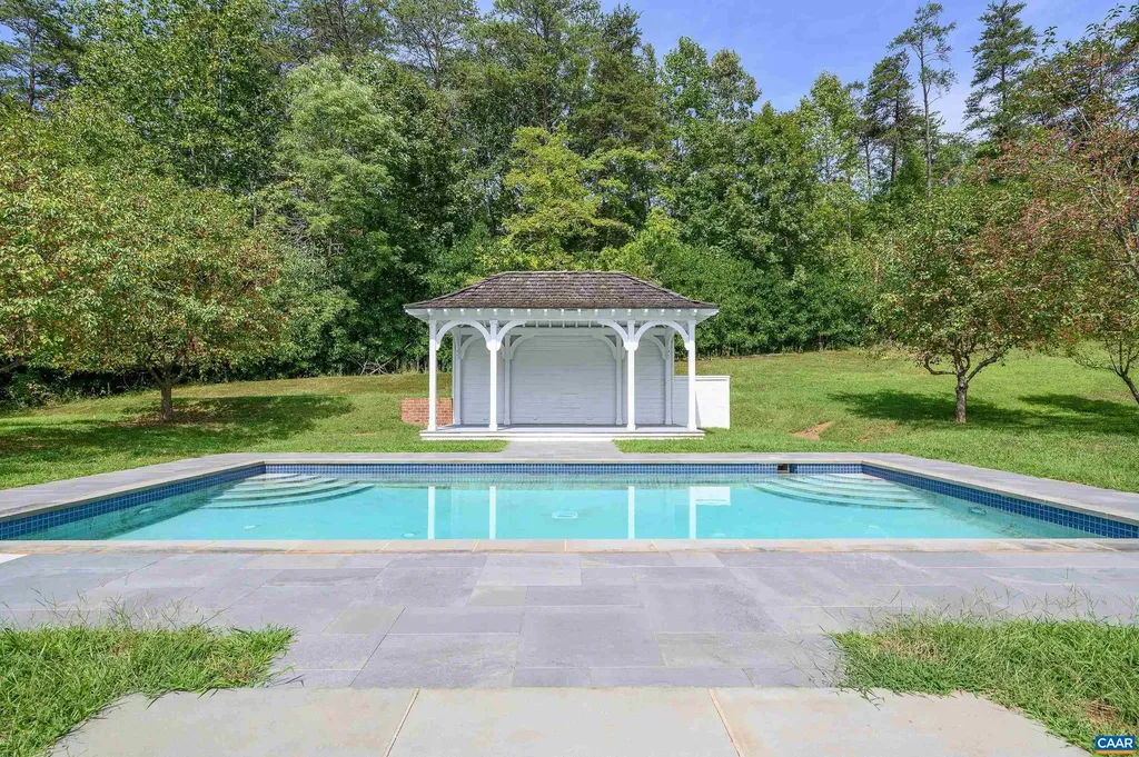 2405 Coopers Lane Charlottesville VA 22902