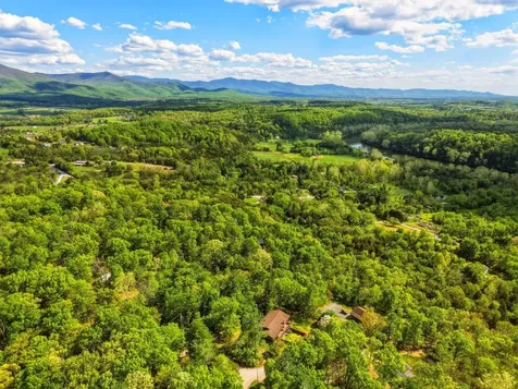 455 Woodside Drive Rileyville VA 22650
