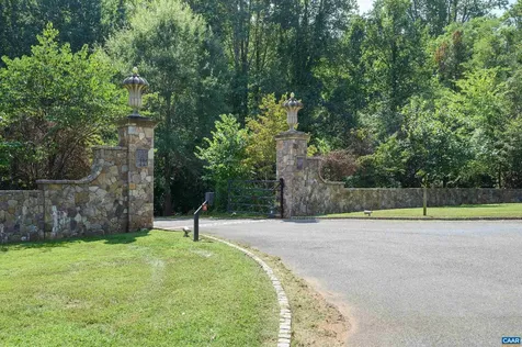2621 Coopers Lane Charlottesville VA 22902