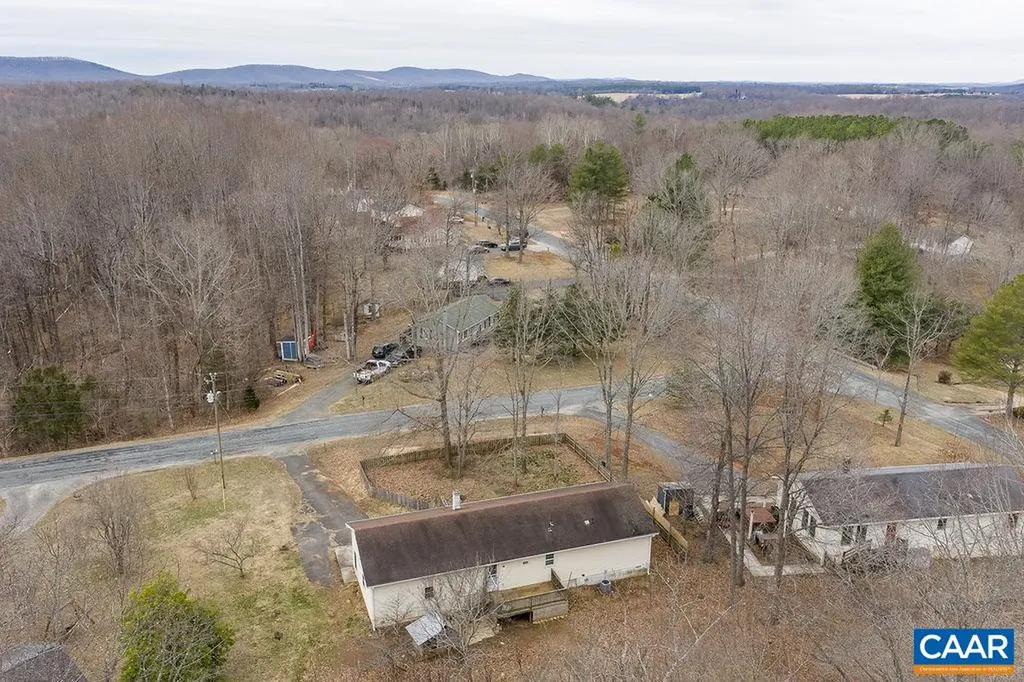 112 Pines Lane Shipman VA 22971