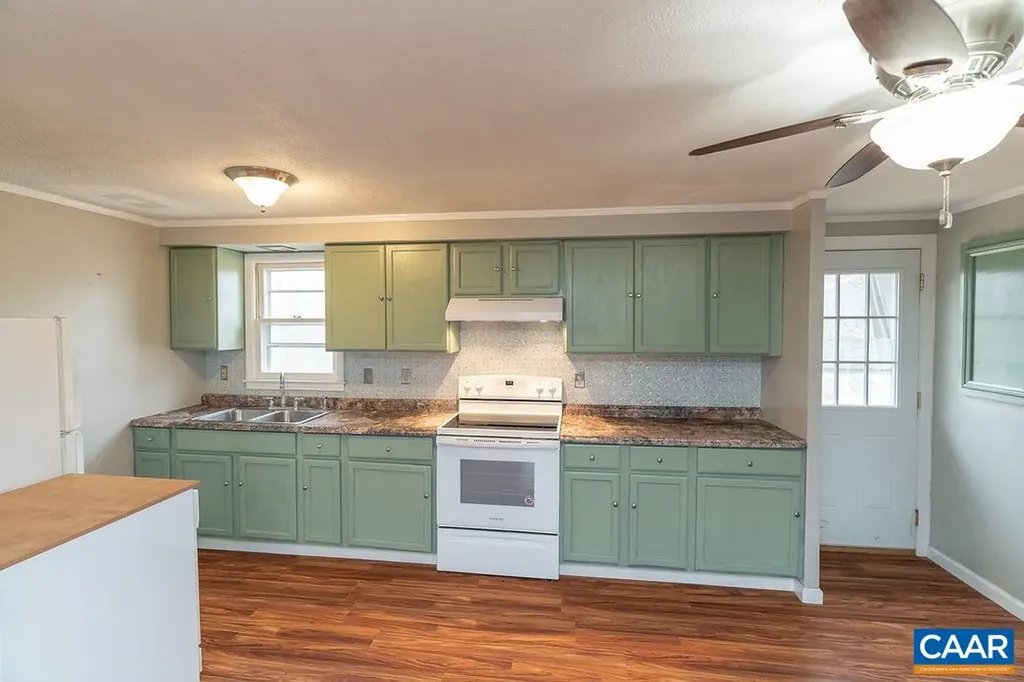 112 Pines Lane Shipman VA 22971