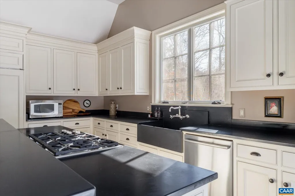 880 Club Drive Keswick VA 22947