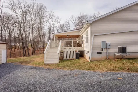 7583 Ford View Road Weyers Cave VA 24486