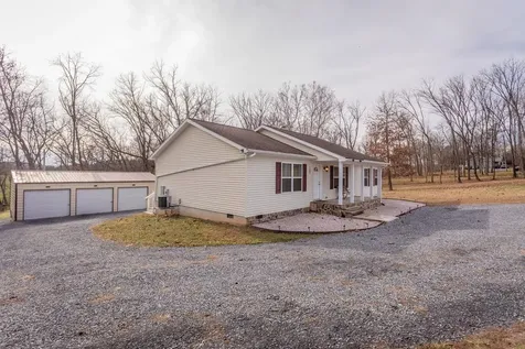 7583 Ford View Road Weyers Cave VA 24486