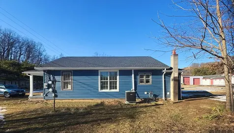 1473 Tenth Street Waynesboro VA 22980