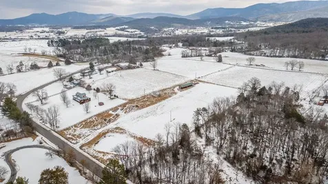 1259 Farmview Road Luray VA 22835