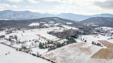 1259 Farmview Road Luray VA 22835