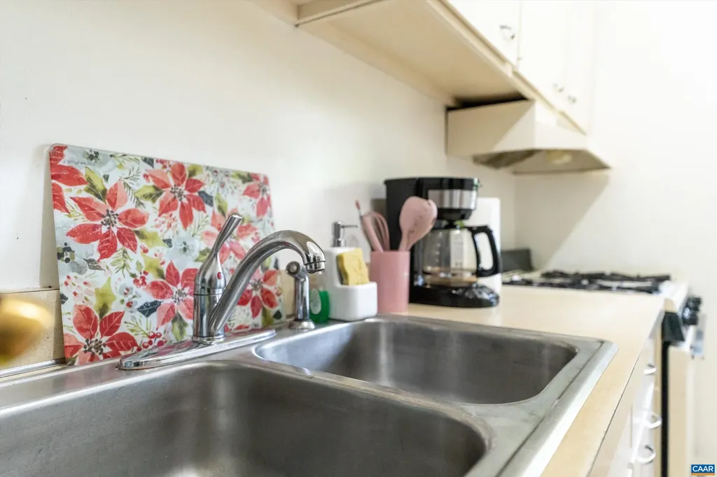2517 Hydraulic Road Charlottesville VA 22901