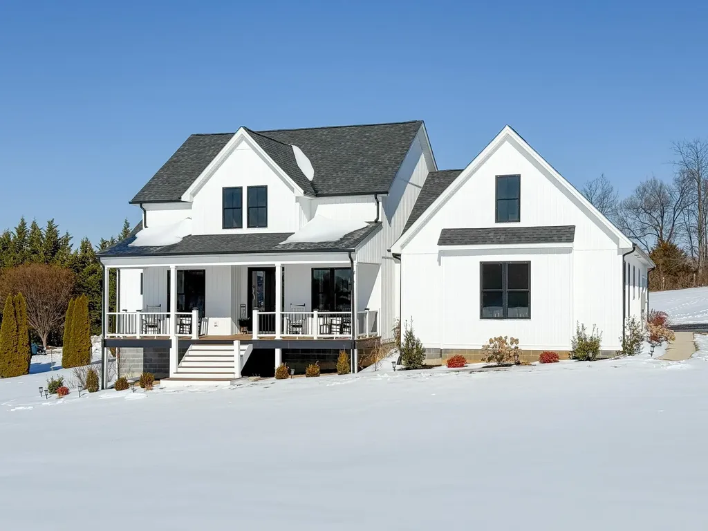 42 J Ranch Lane Fishersville VA 22939