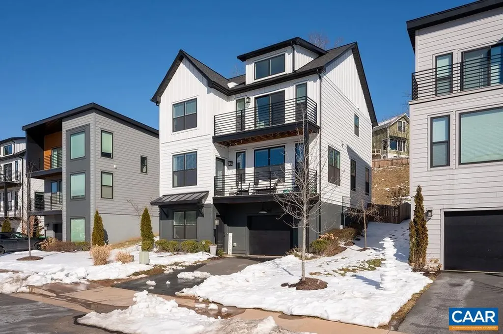 Charlottesville VA, 1011 Stonehenge Avenue Extension