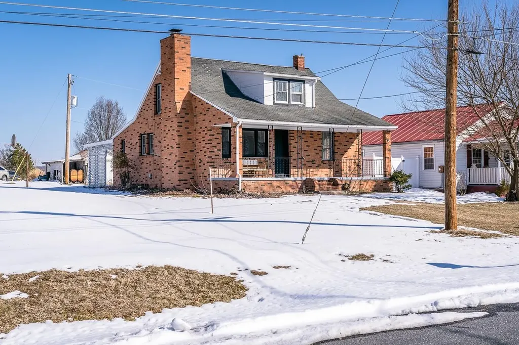 314 Spring Avenue W Elkton VA 22827