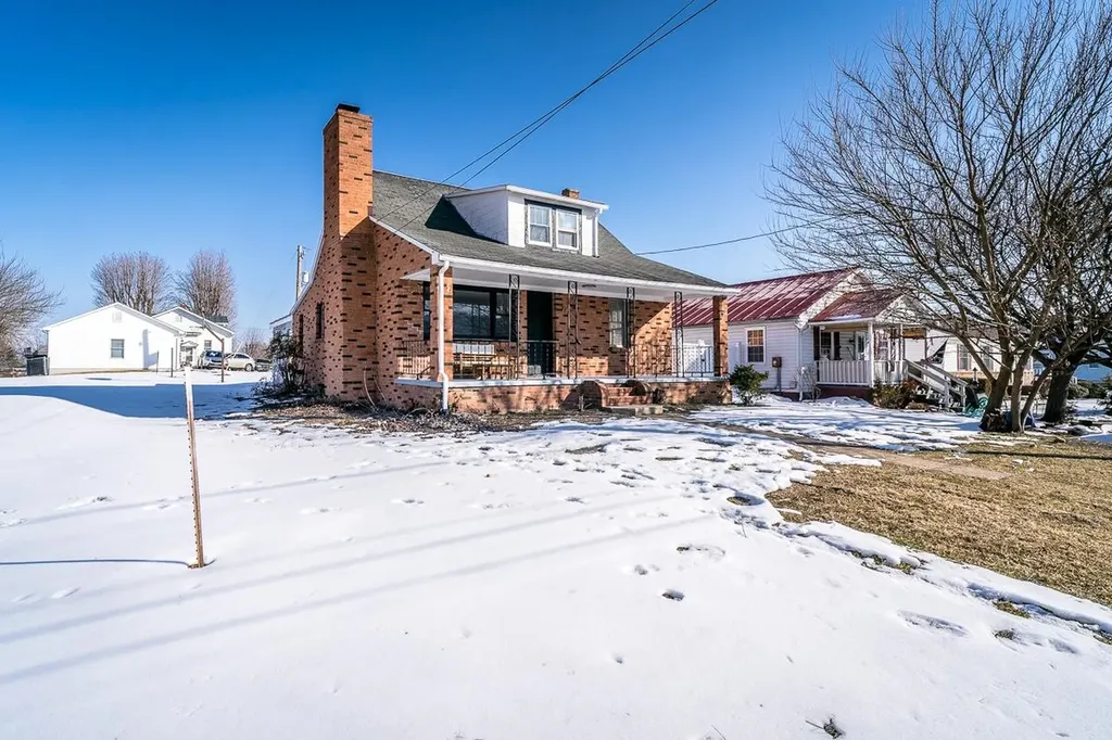 314 Spring Avenue W Elkton VA 22827