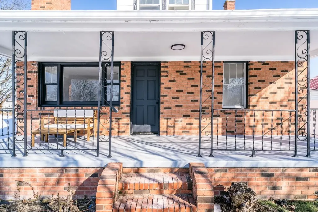 314 Spring Avenue W Elkton VA 22827