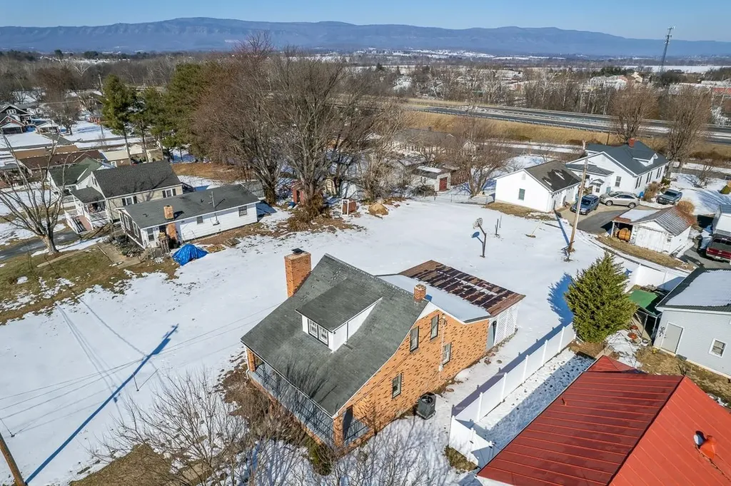 314 Spring Avenue W Elkton VA 22827