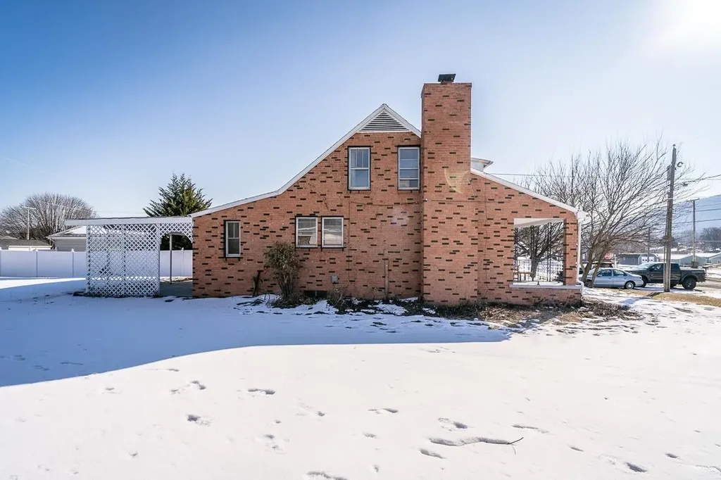 314 Spring Avenue W Elkton VA 22827