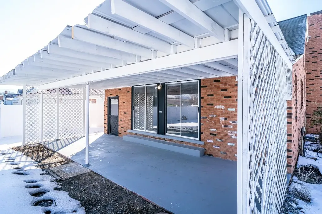 314 Spring Avenue W Elkton VA 22827