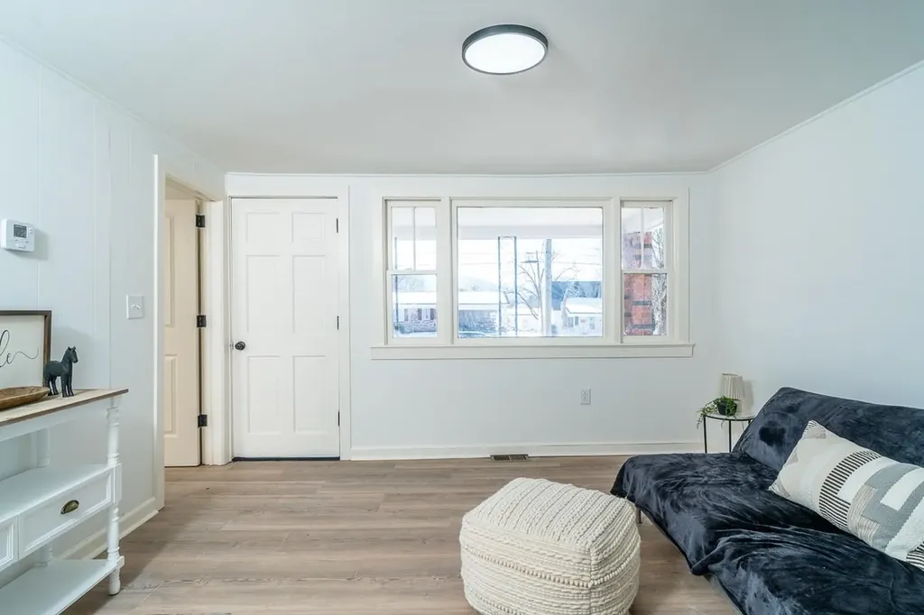 314 Spring Avenue W Elkton VA 22827