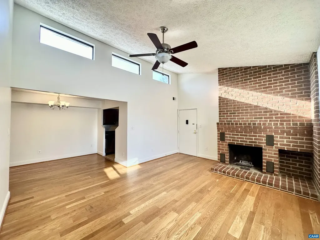 Charlottesville VA, 104 Turtle Creek Road, Unit 9