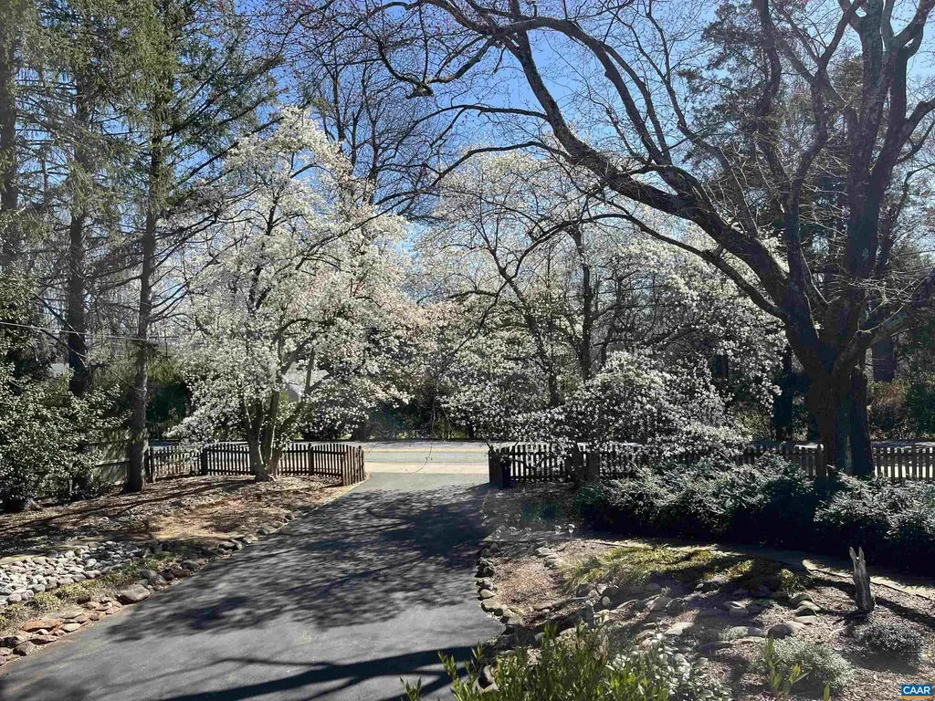 1621 Meadowbrook Heights Road Charlottesville VA 22901