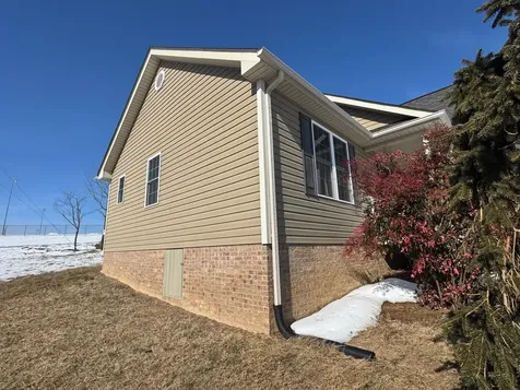 32 Riverhead Drive Staunton VA 24401