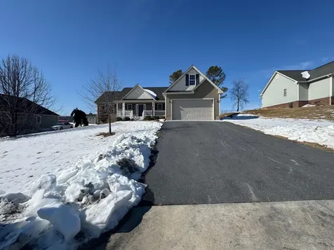 32 Riverhead Drive Staunton VA 24401