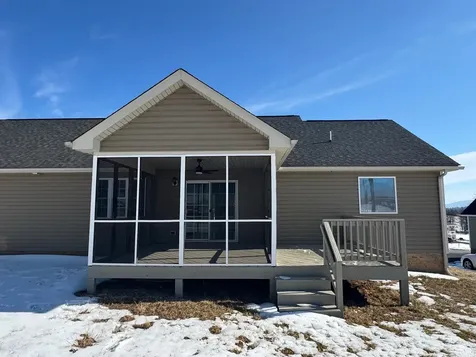32 Riverhead Drive Staunton VA 24401