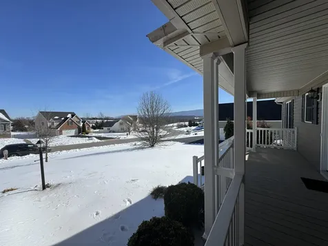 32 Riverhead Drive Staunton VA 24401