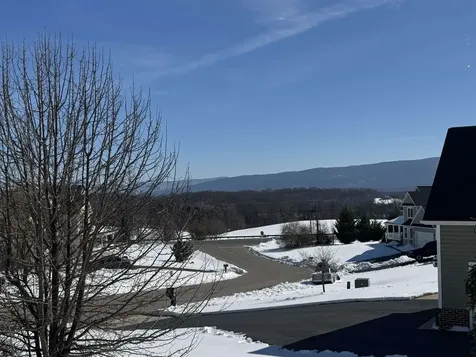 32 Riverhead Drive Staunton VA 24401