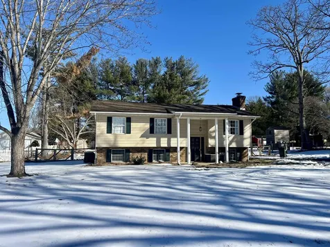 124 Forest Springs Drive Stuarts Draft VA 24477