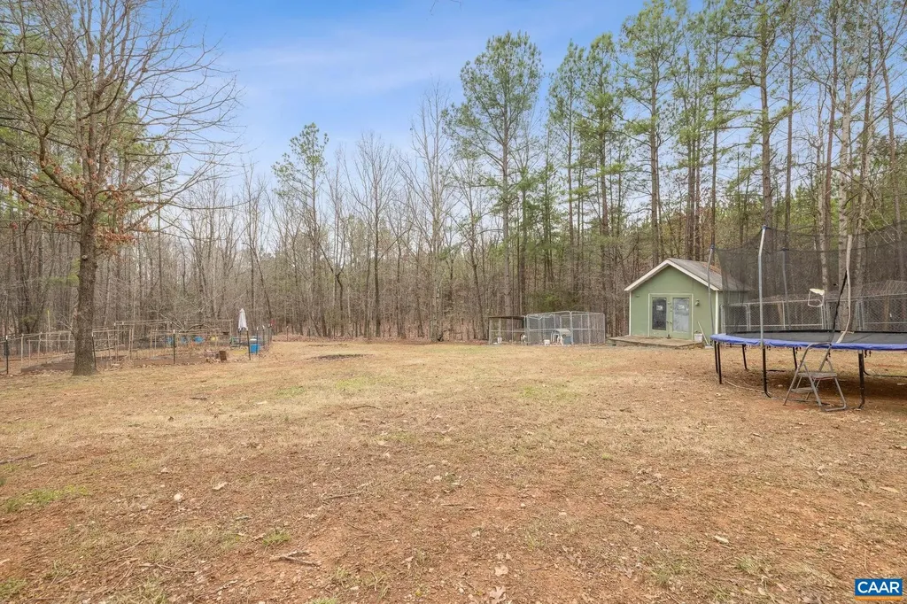 2325 Martin Kings Road Scottsville VA 24590