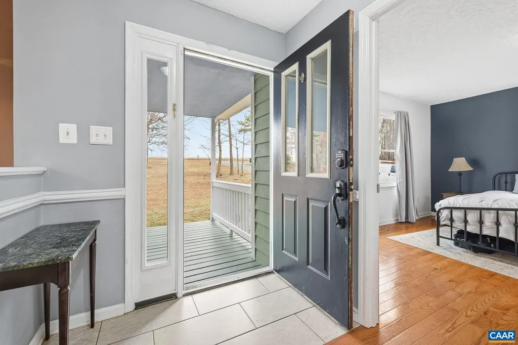 2325 Martin Kings Road Scottsville VA 24590