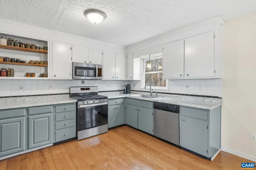 2325 Martin Kings Road Scottsville VA 24590