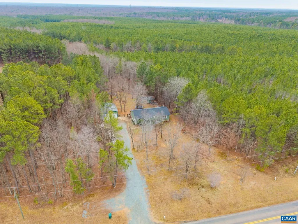 2325 Martin Kings Road Scottsville VA 24590